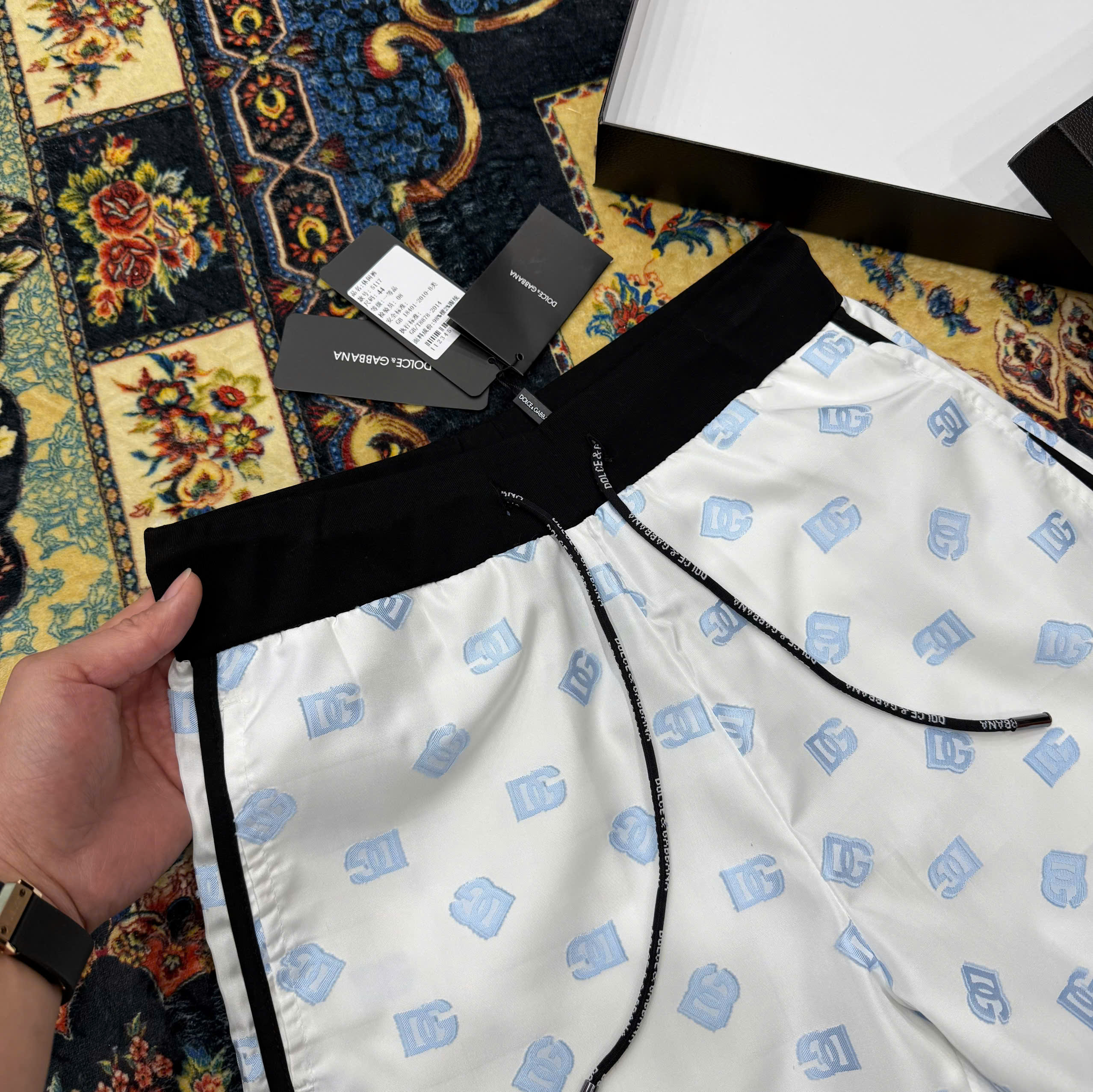 Quần short gió Dolce Gabbana DG họa tiết logo DG full Like Auth 1-1 on web CD